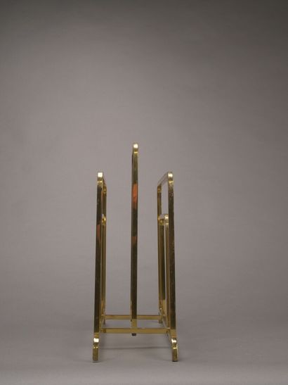Porte-revue moderniste en laiton doré à deux...