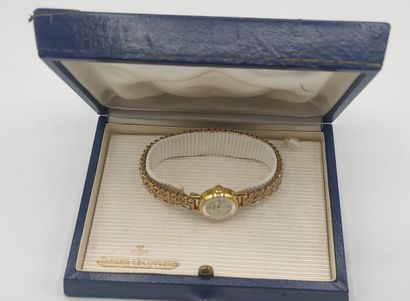 JAEGER LECOULTRE

Montre de dame en or jaune...