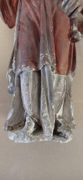 Saint diacre en pierre calcaire sculptée...