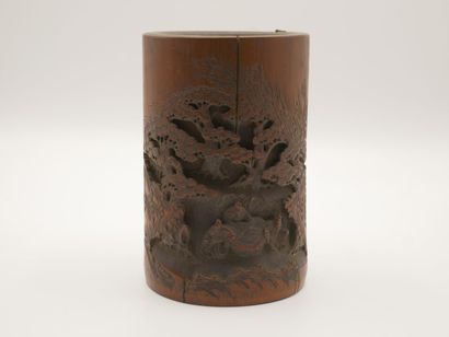CHINE

Bitong en bambou, à décor sculpté...