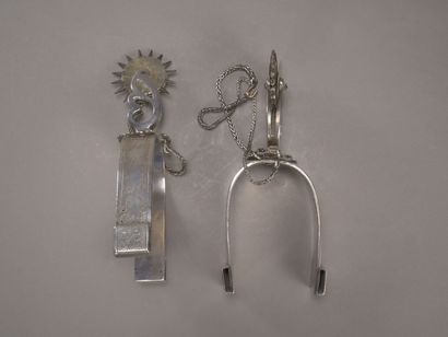 Paire d'eperons à roulettes en argent et...