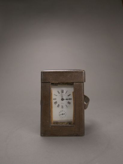 Pendulette d'officier en bronze et laiton...