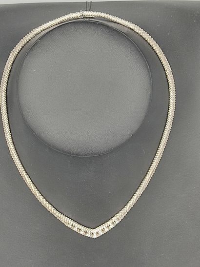 Collier ruban en or blanc 750°° à mailles...