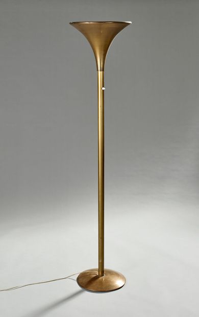 Lampadaire moderniste en laiton de forme...