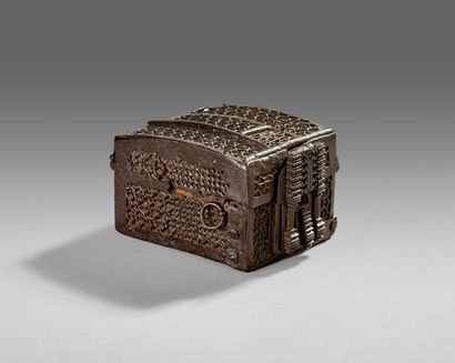 Coffret dit de messager en fer forgé patiné,...