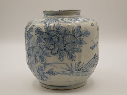 CHINE

Pot à gingembre en porcelaine bleue...