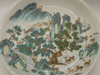 CHINE

Assiette en porcelaine polychrome...