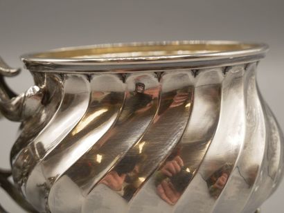 Porte-huilier en argent complet comprenant...