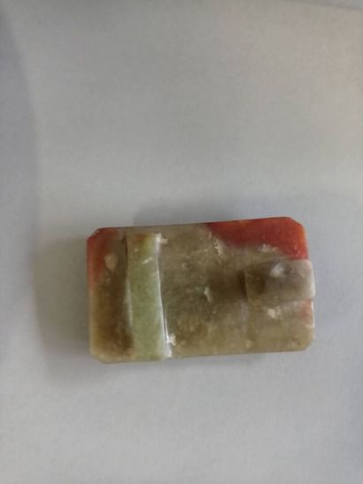 CHINE

Boucle de ceinture en jade (?) rouille...