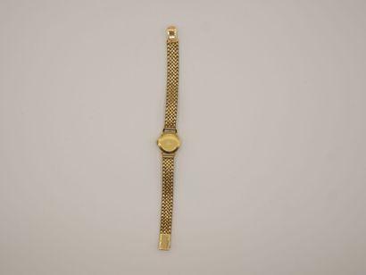 JAEGER LECOULTRE

Montre de dame en or jaune...