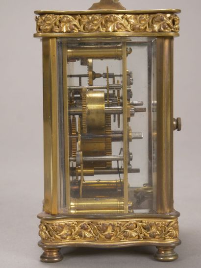 Pendulette d'officier en bronze et laiton...