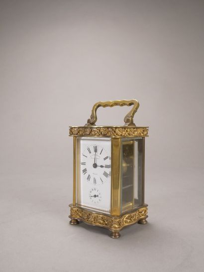 Pendulette d'officier en bronze et laiton...