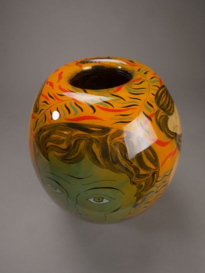 Ada LOUMANI (né en 1959).

Vase en verre...