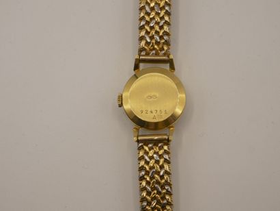 JAEGER LECOULTRE

Montre de dame en or jaune...