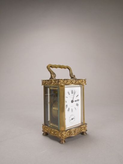 Pendulette d'officier en bronze et laiton...