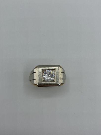 Bague chevalière en or 750 millièmes de deux...