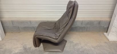 Geoffrey HARCOURT (1931), dans le style de.

Chaise...