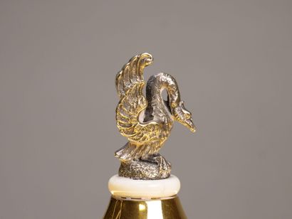 Drageoir couvert en vermeil et argent.

Fretel...