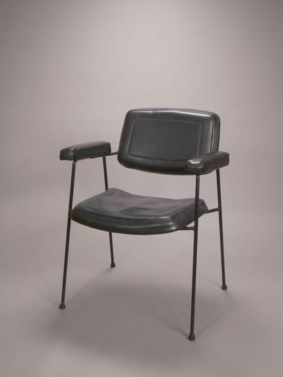 Pierre PAULIN (1927-2009)

Fauteuil à bras...