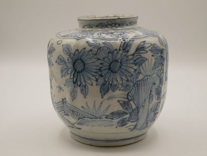 CHINE

Pot à gingembre en porcelaine bleue...