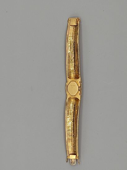 ARIEL, Swiss mvt

Montre de dame en or jaune...