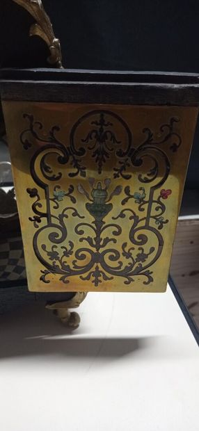 Joli cartel d'applique et sa console en marqueterie...