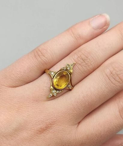 Ch. DUBRET

Bague Art Nouveau en or jaune...