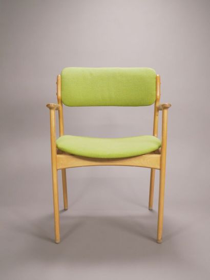 Erik BUCH (1923-1973).

Paire de fauteuils...