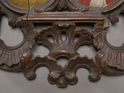 Élément décoratif en bois sculpté ajouré...