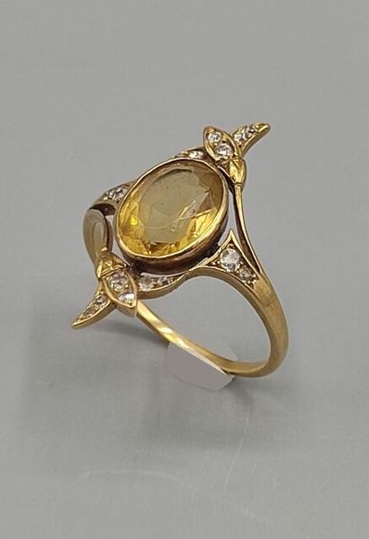 Ch. DUBRET

Bague Art Nouveau en or jaune...