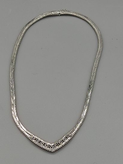 Collier ruban en or blanc 750°° à mailles...