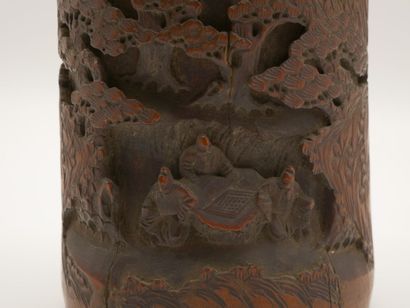 CHINE

Bitong en bambou, à décor sculpté...