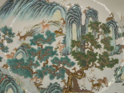 CHINE

Assiette en porcelaine polychrome...