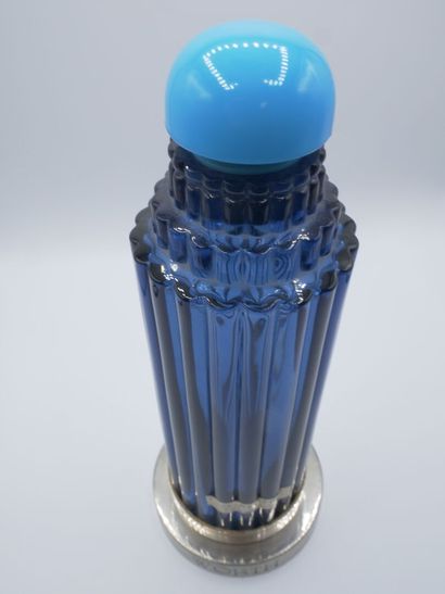 WORTH, je reviens.

Grand flacon de parfum...