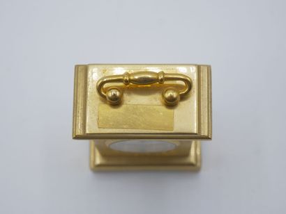 MATY, Quartz.

Petite pendulette de poche...