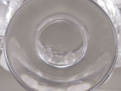 LALIQUE, France.

Vase modèle « DAMPIERRE...