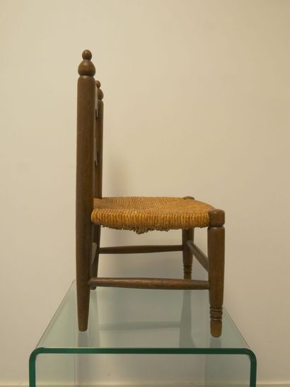 Chaise d'enfant bois tourné, assise en osier...