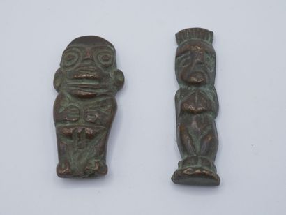 Paire de petits totems en bronze.

H: 5.6...