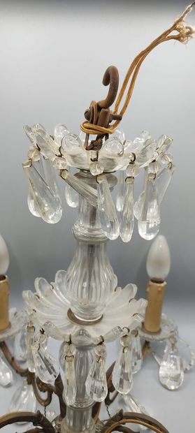 Petit lustre à cinq bras de lumières en métal...