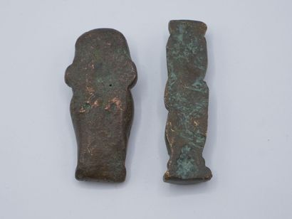 Paire de petits totems en bronze.

H: 5.6...