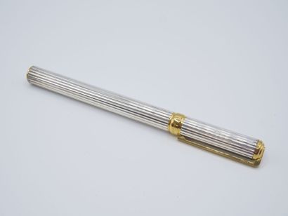 Stylo plume en métal argenté blanc et doré...