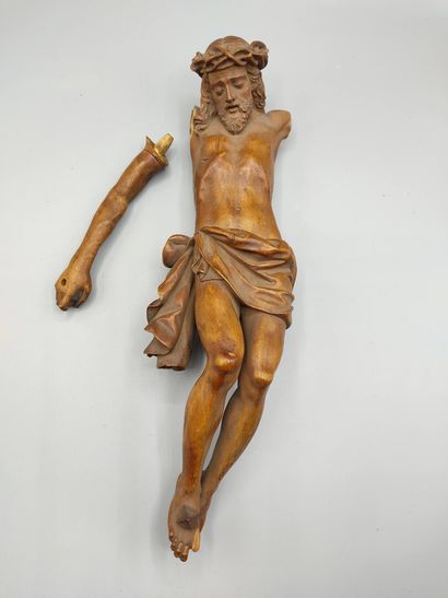 Christ en bois sculpté.

Manques et accidents.

XVIIIè...