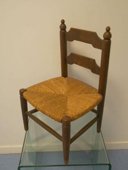 Chaise d'enfant bois tourné, assise en osier...