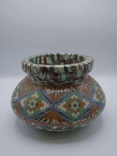 Jean GERBINO (1876-1966) à Vallauris.

Vase...