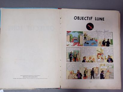 Manette comprenant:

- Un lot de livre (Tintin...