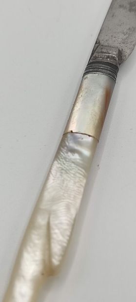 Couteau d'époque fin XVIIIème en état , manche...