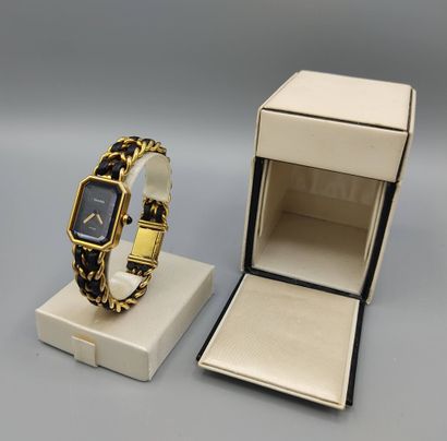 CHANEL

Montre modèle 