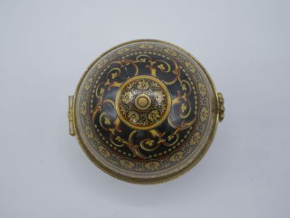 Boîte montre façon bobonnière en porcelaine...
