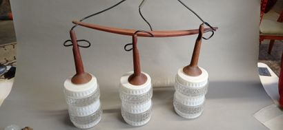 Suspension scandinave en teck à trois bras...
