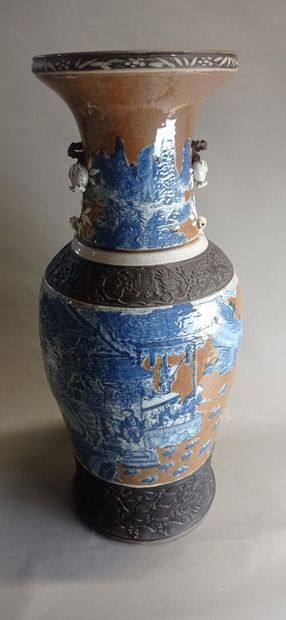 NANKIN

Paire d'importants vases balustres...